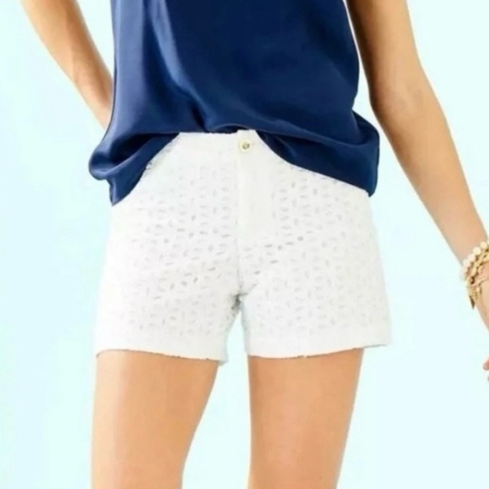 Lilly Pulitzer Kelly Short Flower Petal Eyelet, size 4